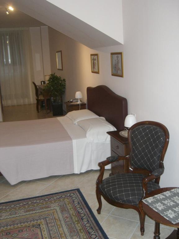 רייטי Hotel Europa חדר תמונה