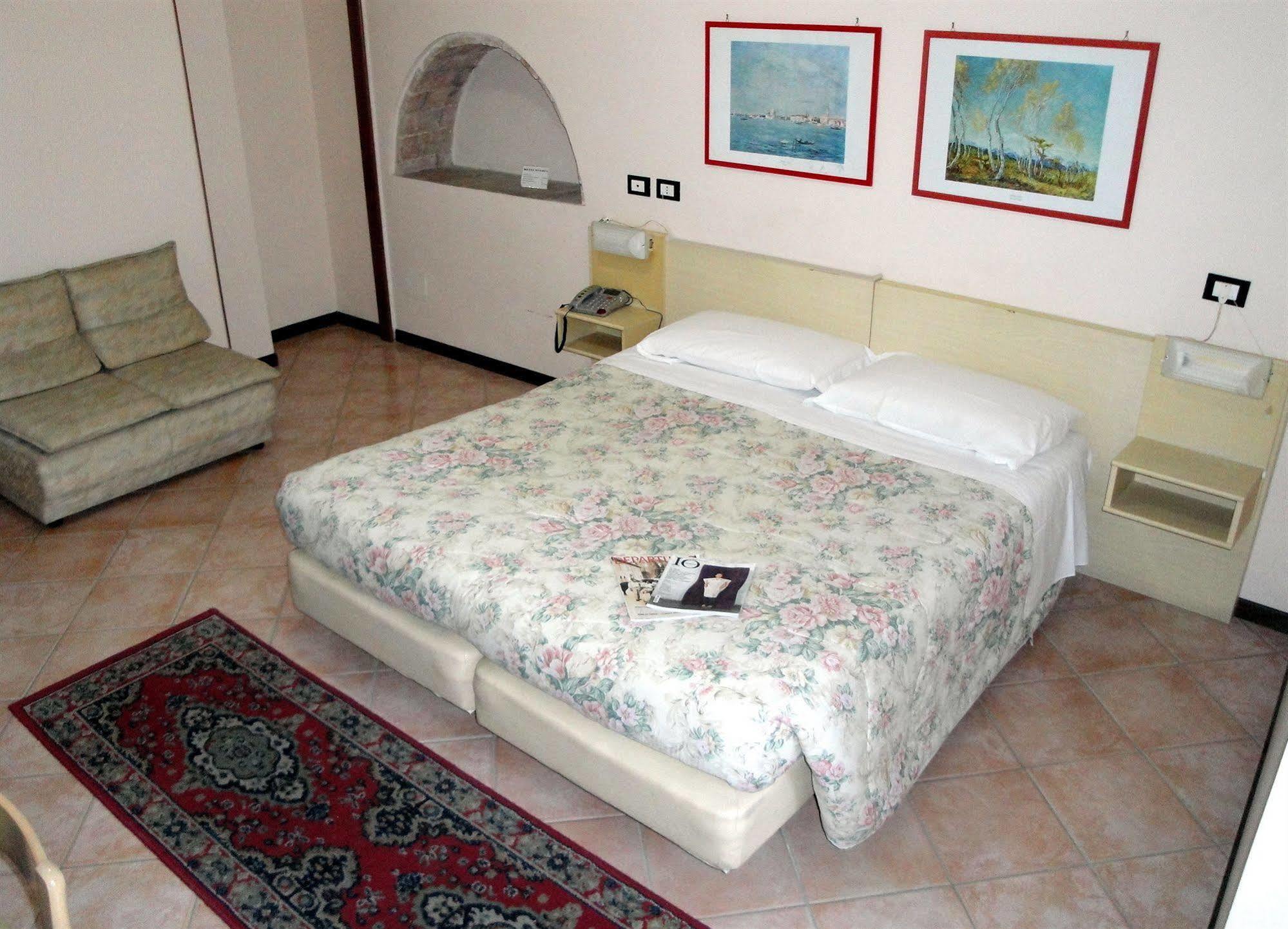 רייטי Hotel Europa מראה חיצוני תמונה